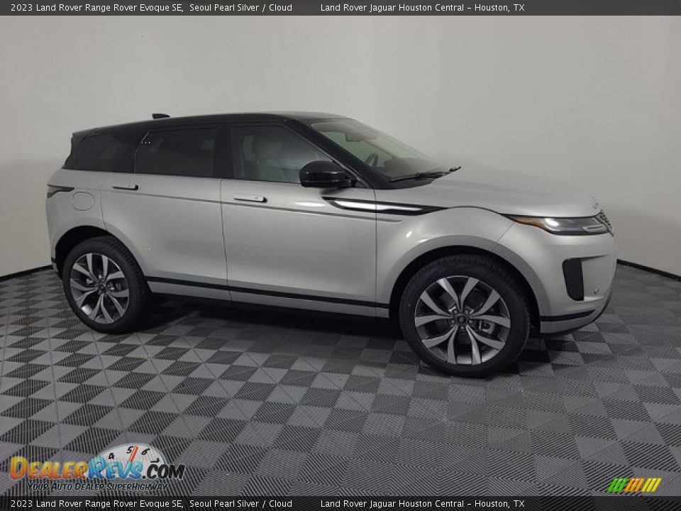 Seoul Pearl Silver 2023 Land Rover Range Rover Evoque SE Photo #11