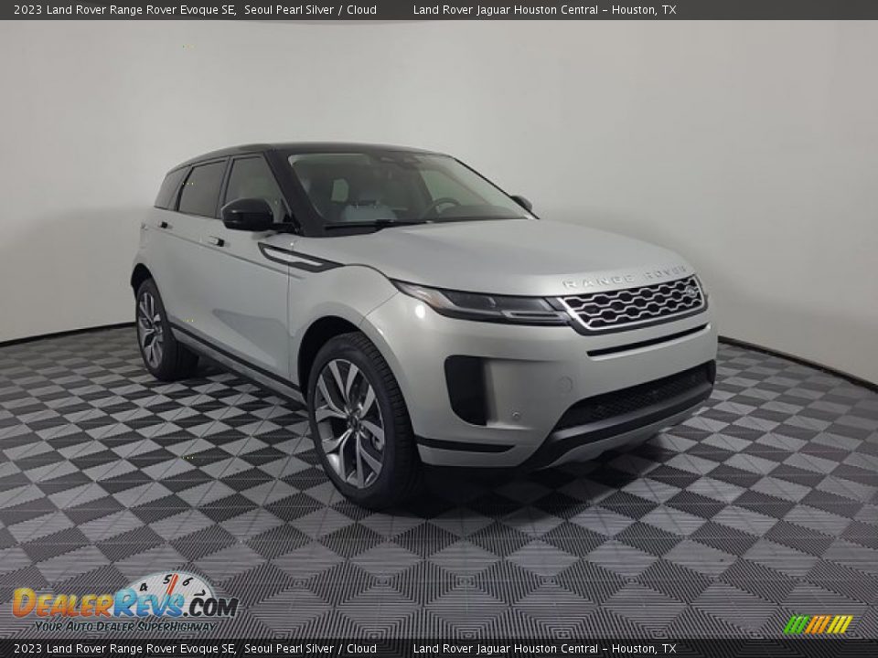 Front 3/4 View of 2023 Land Rover Range Rover Evoque SE Photo #12