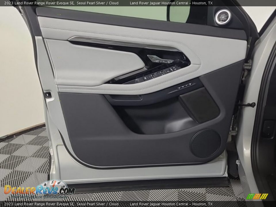 Door Panel of 2023 Land Rover Range Rover Evoque SE Photo #13