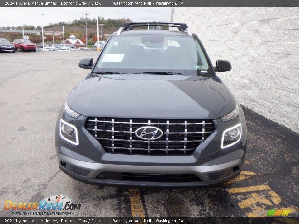 2024 Hyundai Venue Limited Ecotronic Gray / Black Photo #5