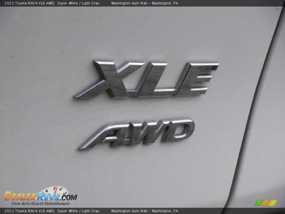 2021 Toyota RAV4 XLE AWD Logo Photo #10