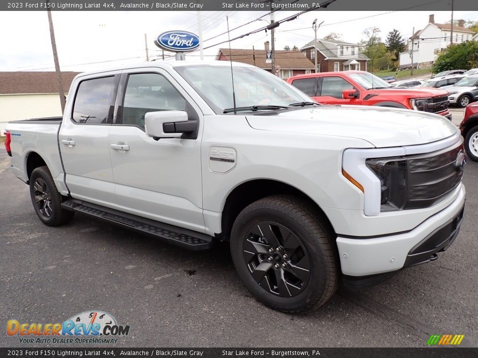 Front 3/4 View of 2023 Ford F150 Lightning Lariat 4x4 Photo #8