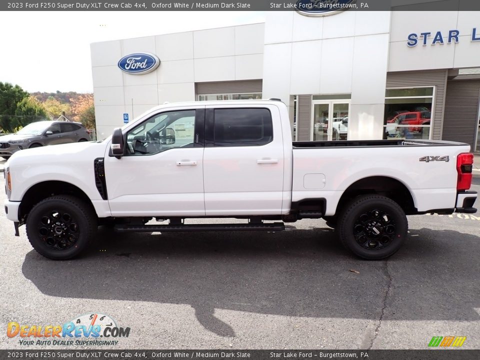 Oxford White 2023 Ford F250 Super Duty XLT Crew Cab 4x4 Photo #2