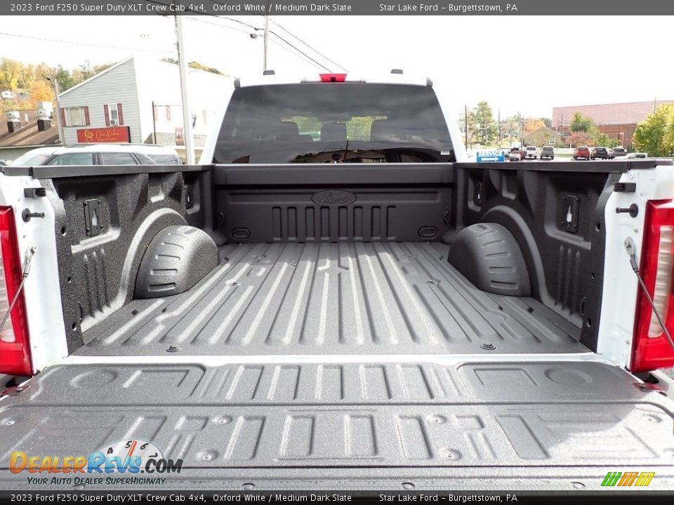 2023 Ford F250 Super Duty XLT Crew Cab 4x4 Trunk Photo #5