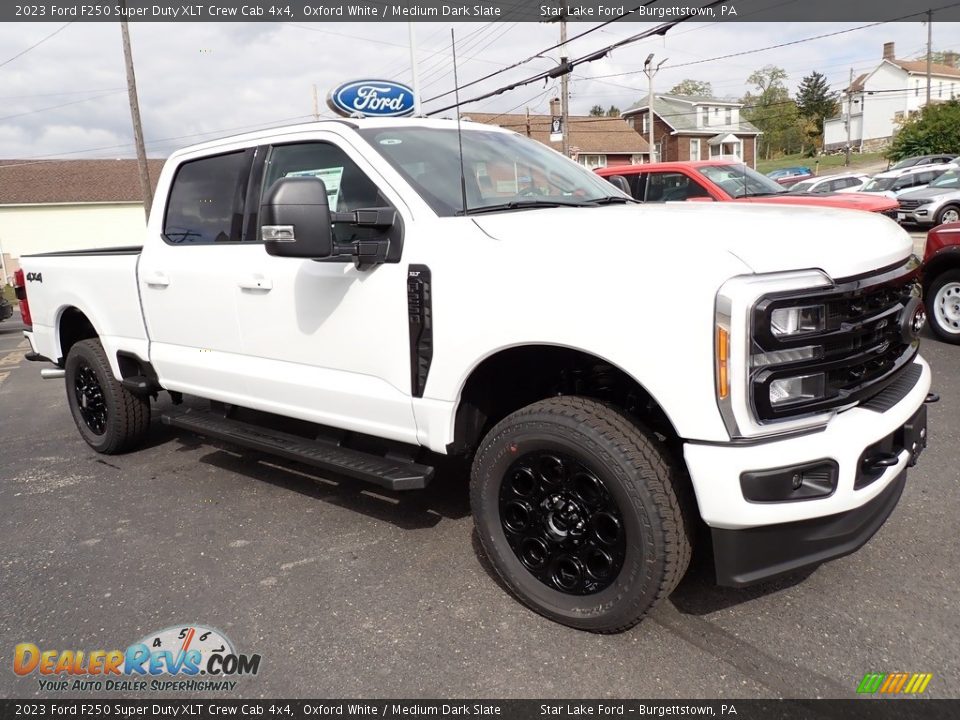 Front 3/4 View of 2023 Ford F250 Super Duty XLT Crew Cab 4x4 Photo #8