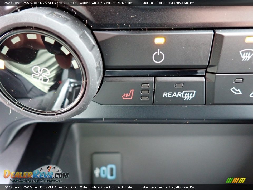 Controls of 2023 Ford F250 Super Duty XLT Crew Cab 4x4 Photo #17