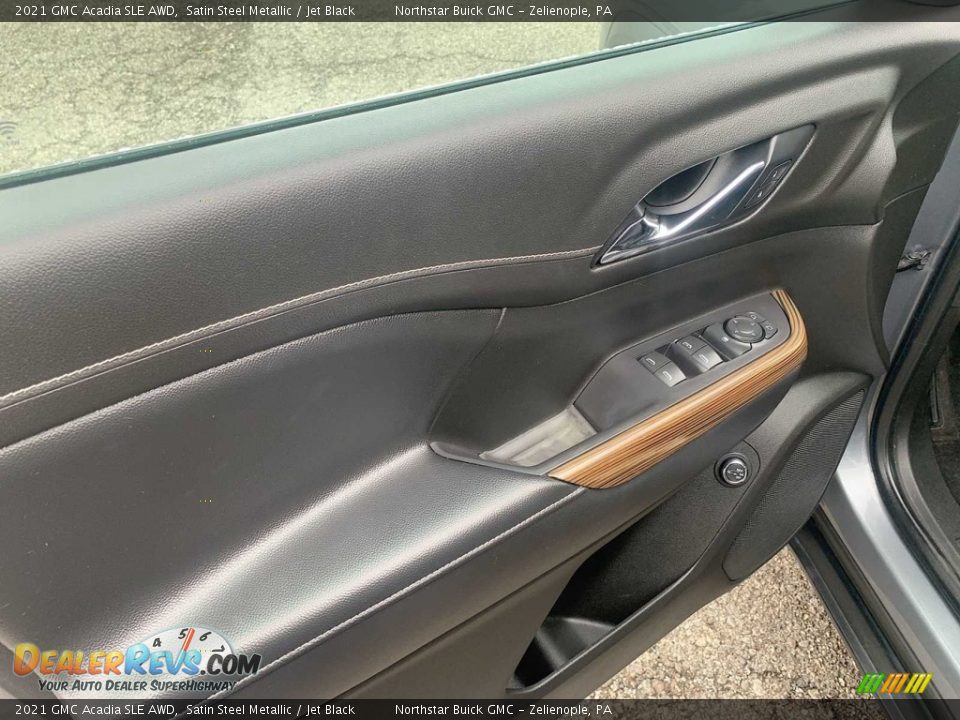 Door Panel of 2021 GMC Acadia SLE AWD Photo #16