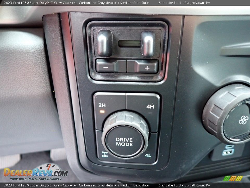 Controls of 2023 Ford F250 Super Duty XLT Crew Cab 4x4 Photo #17