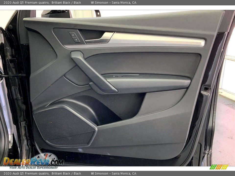 Door Panel of 2020 Audi Q5 Premium quattro Photo #27
