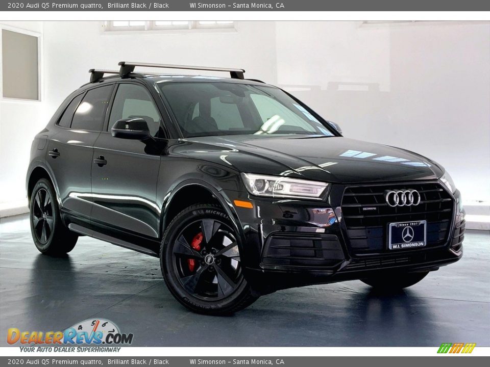 Front 3/4 View of 2020 Audi Q5 Premium quattro Photo #34