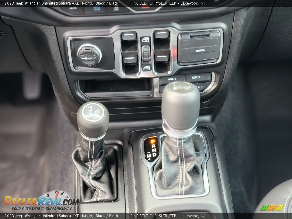 2023 Jeep Wrangler Unlimited Sahara 4XE Hybrid Shifter Photo #12