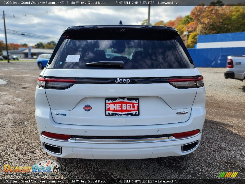 2023 Jeep Grand Cherokee Summit 4XE Bright White / Global Black Photo #6