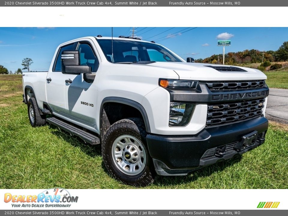 Front 3/4 View of 2020 Chevrolet Silverado 3500HD Work Truck Crew Cab 4x4 Photo #1