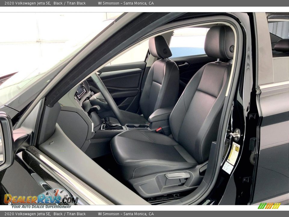 Front Seat of 2020 Volkswagen Jetta SE Photo #18