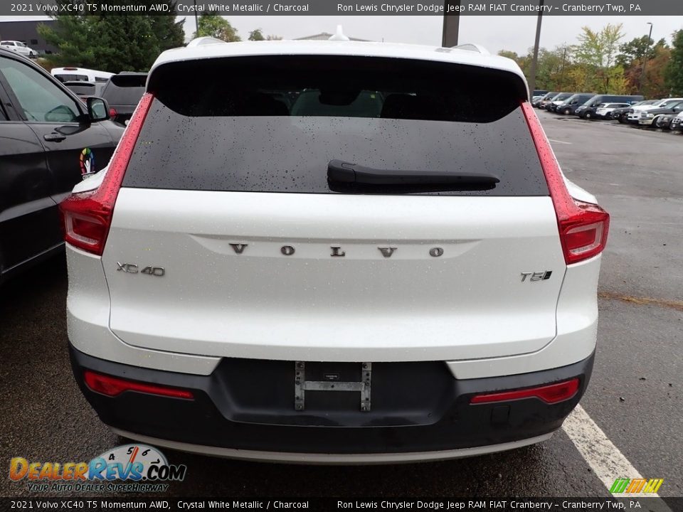 2021 Volvo XC40 T5 Momentum AWD Crystal White Metallic / Charcoal Photo #3