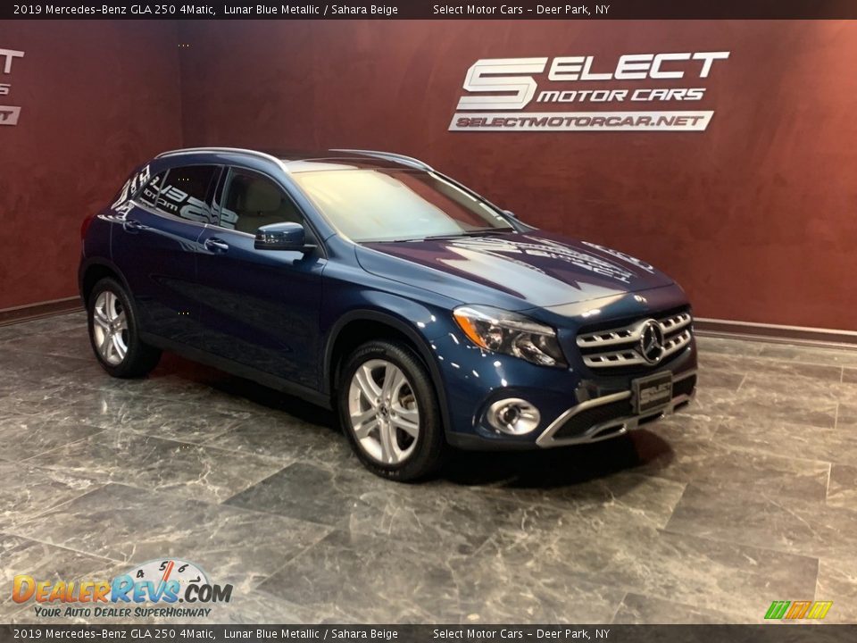 Front 3/4 View of 2019 Mercedes-Benz GLA 250 4Matic Photo #3