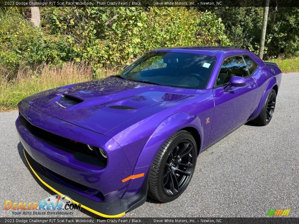 Plum Crazy Pearl 2023 Dodge Challenger R/T Scat Pack Widebody Photo #2