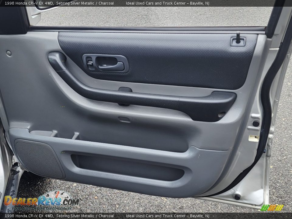 Door Panel of 1998 Honda CR-V EX 4WD Photo #10