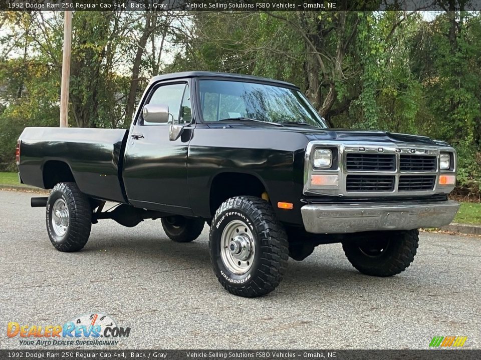 Front 3/4 View of 1992 Dodge Ram 250 Regular Cab 4x4 Photo #1