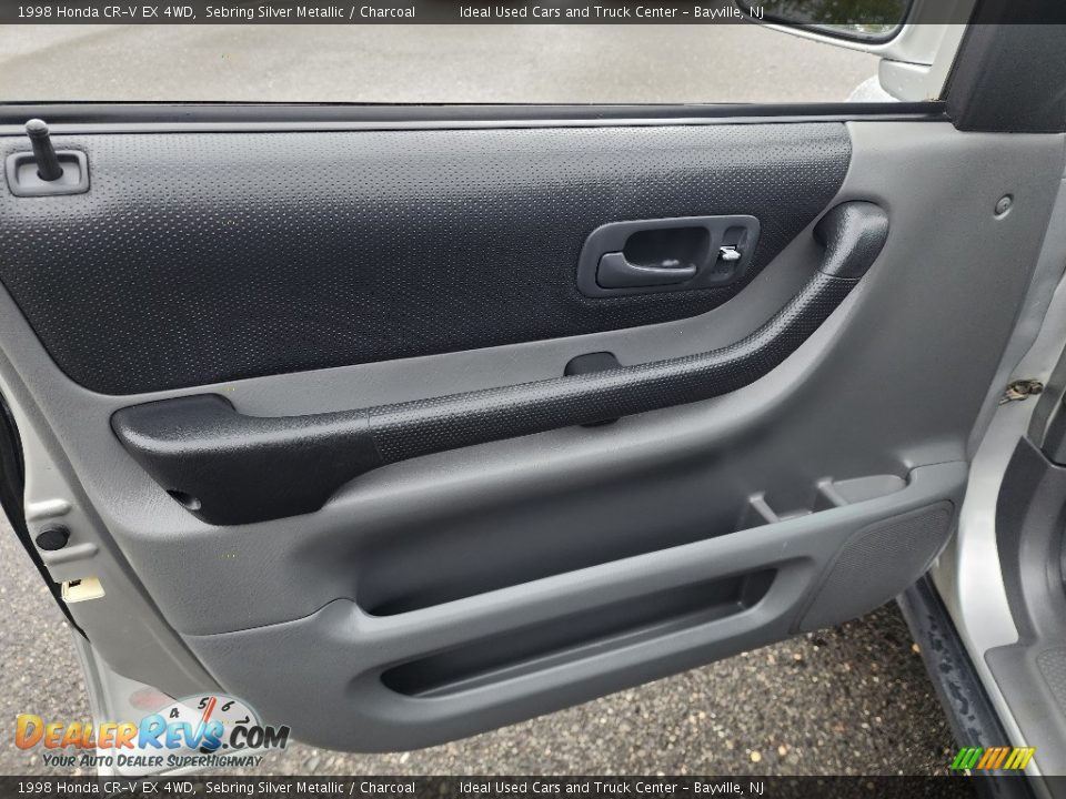Door Panel of 1998 Honda CR-V EX 4WD Photo #24