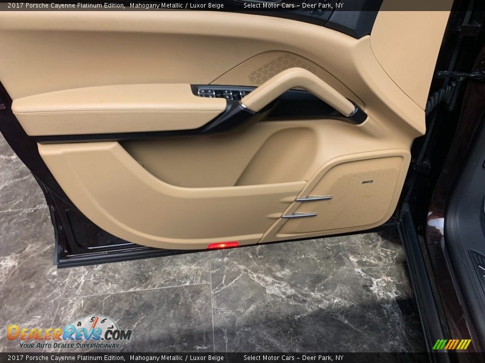 Door Panel of 2017 Porsche Cayenne Platinum Edition Photo #15
