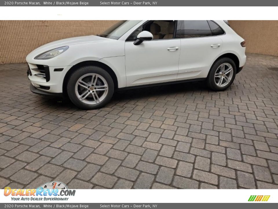 2020 Porsche Macan White / Black/Mojave Beige Photo #1