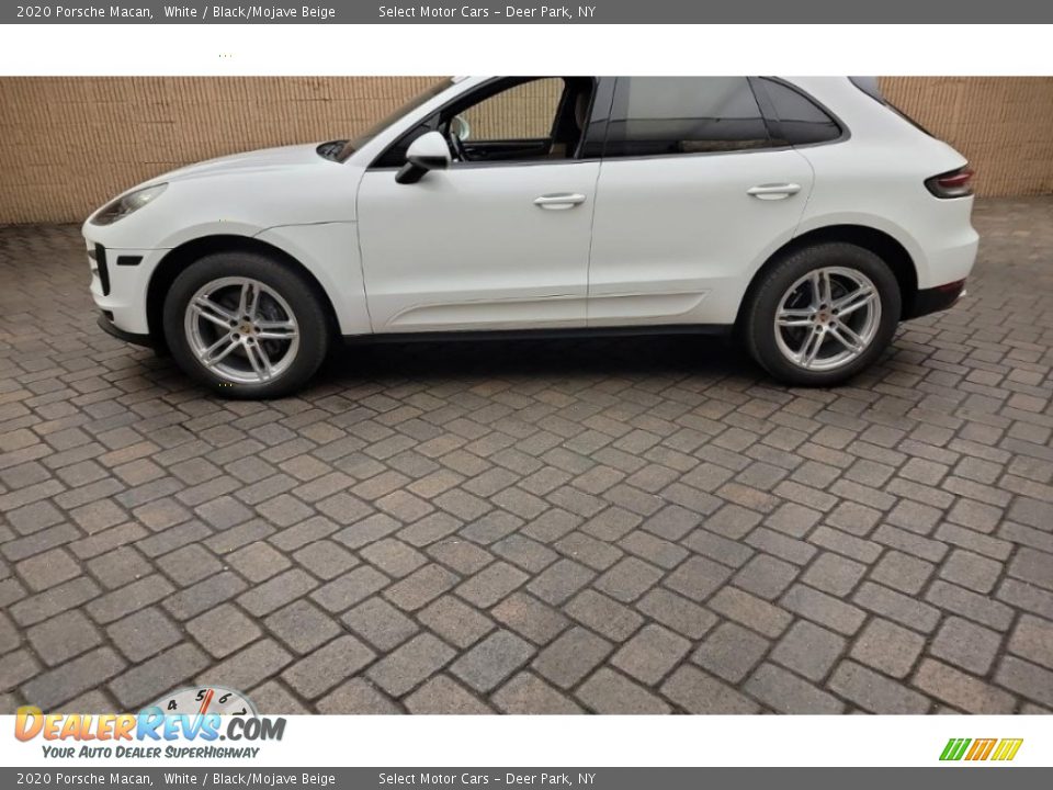 2020 Porsche Macan White / Black/Mojave Beige Photo #4