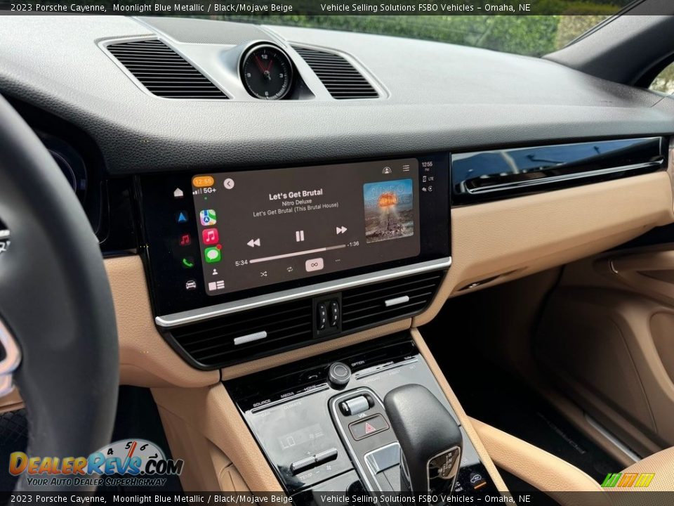 Controls of 2023 Porsche Cayenne  Photo #6