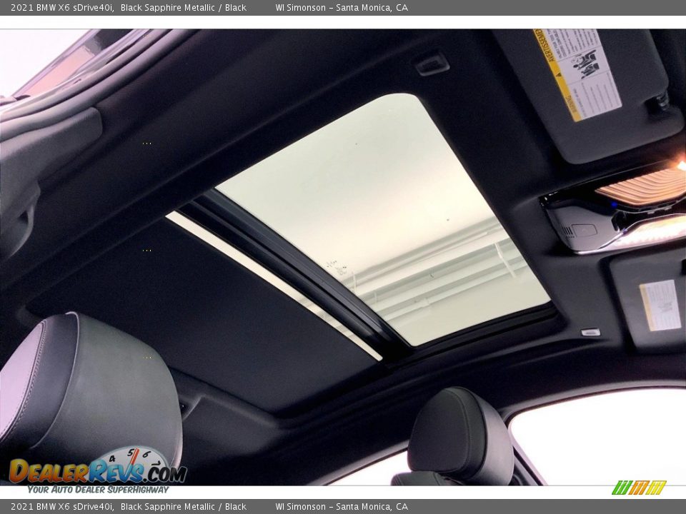 Sunroof of 2021 BMW X6 sDrive40i Photo #25