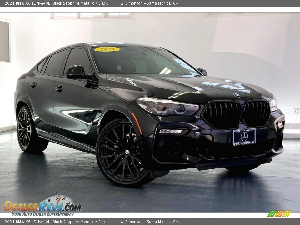 Front 3/4 View of 2021 BMW X6 sDrive40i Photo #34