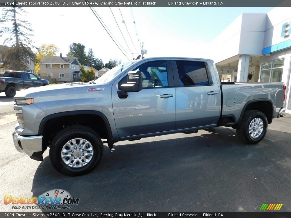 Front 3/4 View of 2024 Chevrolet Silverado 2500HD LT Crew Cab 4x4 Photo #1