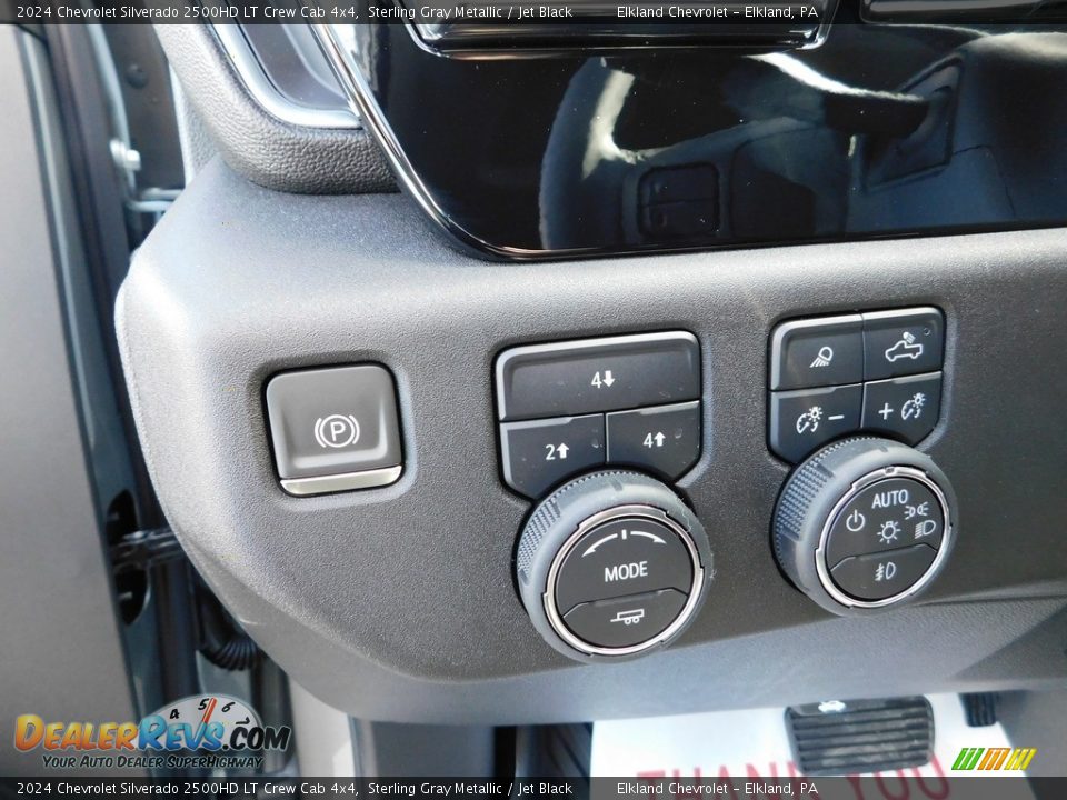 Controls of 2024 Chevrolet Silverado 2500HD LT Crew Cab 4x4 Photo #29