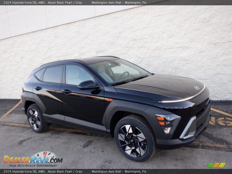 Front 3/4 View of 2024 Hyundai Kona SEL AWD Photo #1