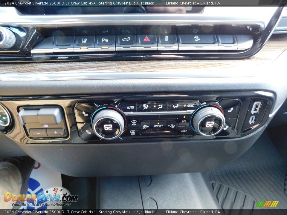 Controls of 2024 Chevrolet Silverado 2500HD LT Crew Cab 4x4 Photo #36
