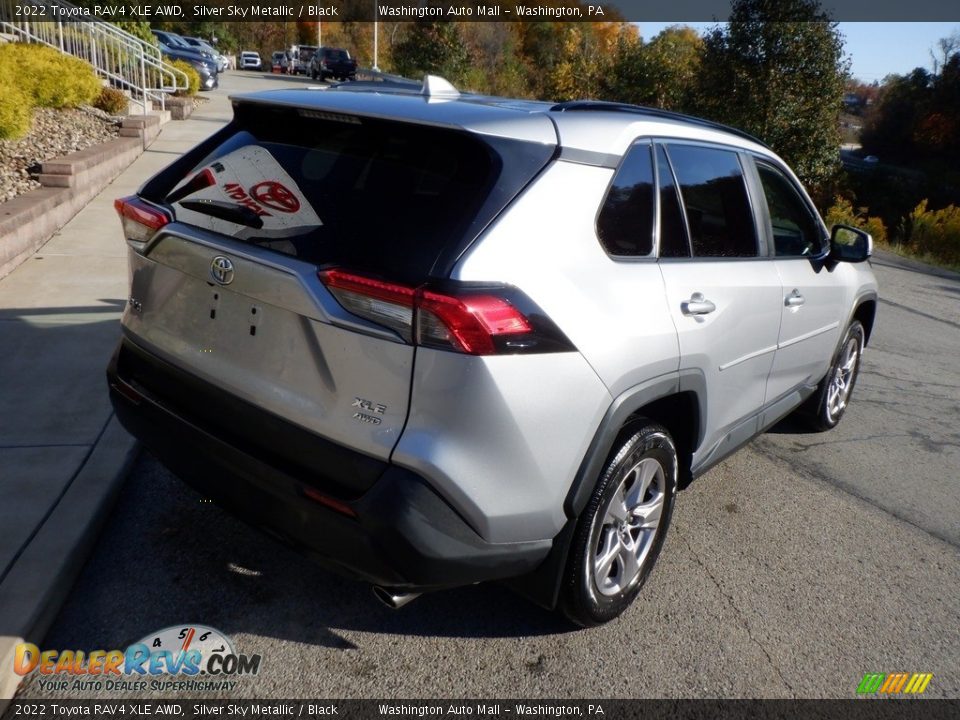 2022 Toyota RAV4 XLE AWD Silver Sky Metallic / Black Photo #10