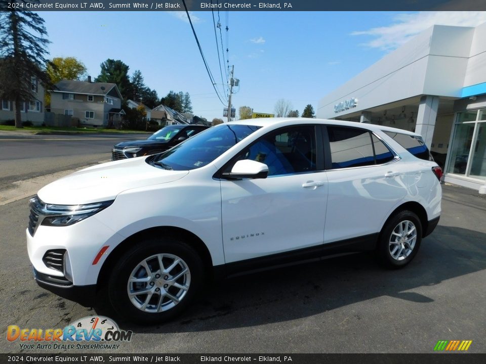 Front 3/4 View of 2024 Chevrolet Equinox LT AWD Photo #1