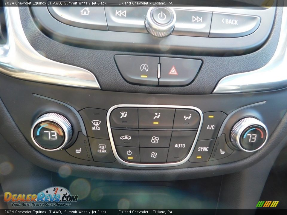 Controls of 2024 Chevrolet Equinox LT AWD Photo #33