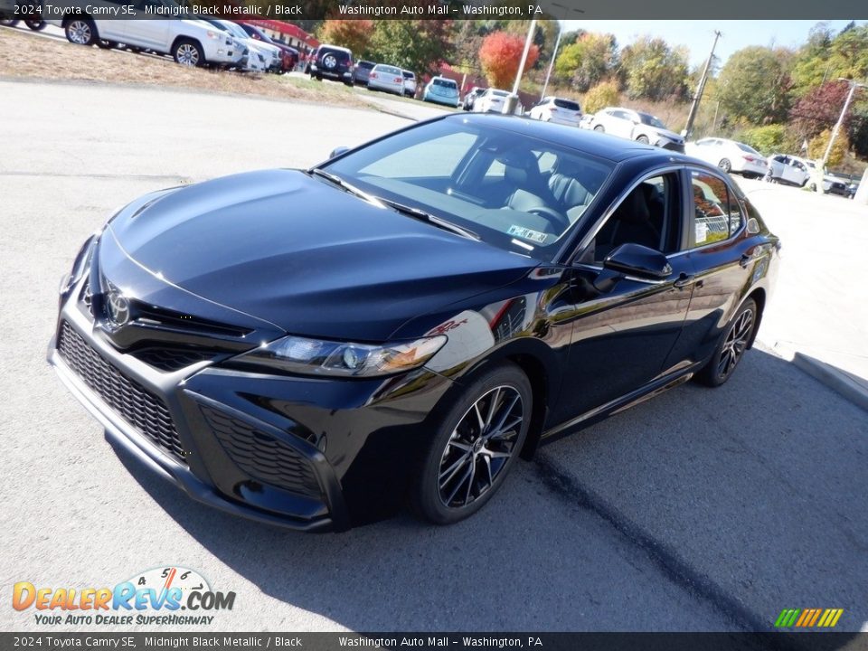 Midnight Black Metallic 2024 Toyota Camry SE Photo #5