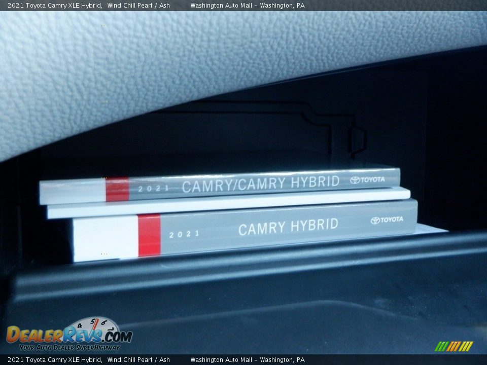 2021 Toyota Camry XLE Hybrid Wind Chill Pearl / Ash Photo #34