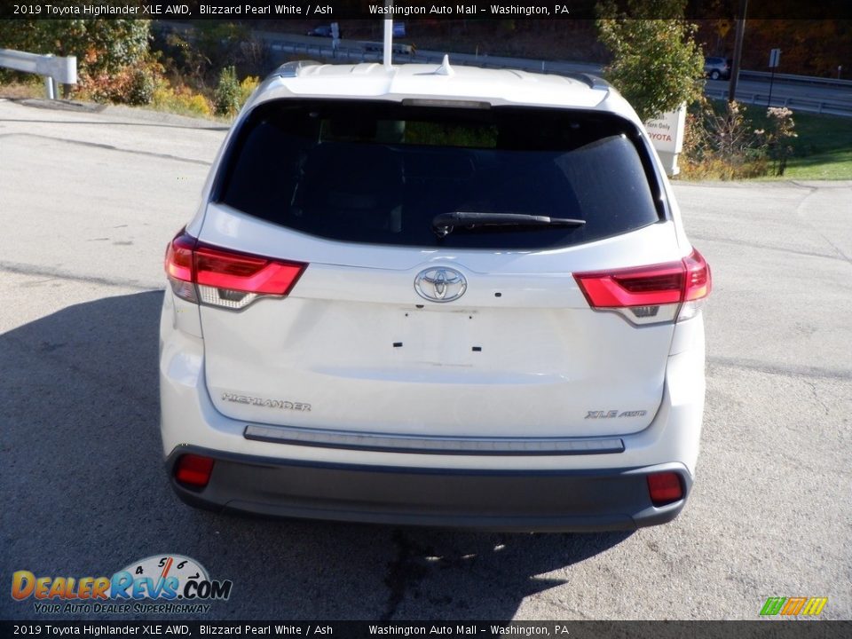 2019 Toyota Highlander XLE AWD Blizzard Pearl White / Ash Photo #8