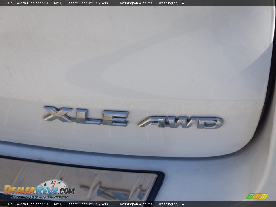 2019 Toyota Highlander XLE AWD Blizzard Pearl White / Ash Photo #10