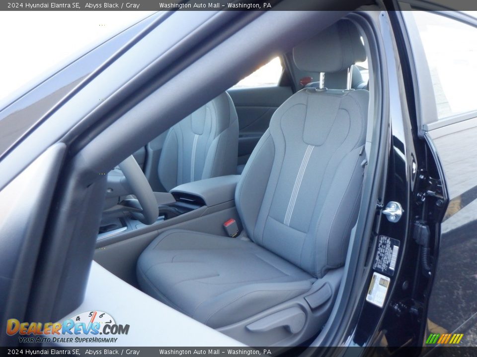 Front Seat of 2024 Hyundai Elantra SE Photo #8