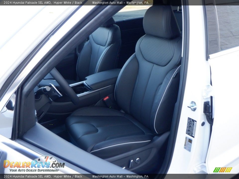 Front Seat of 2024 Hyundai Palisade SEL AWD Photo #13