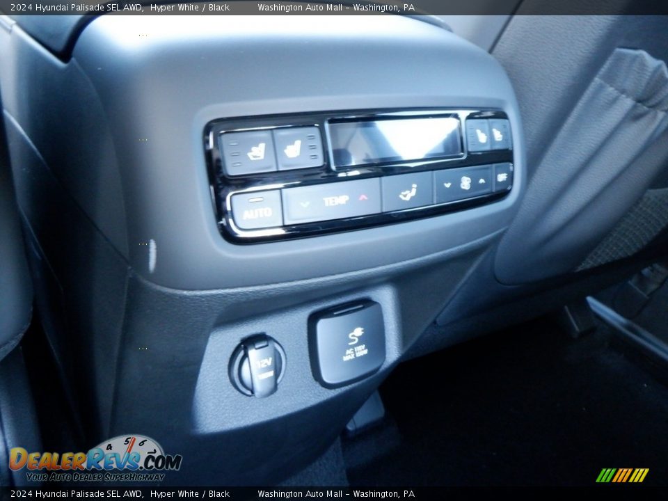 Controls of 2024 Hyundai Palisade SEL AWD Photo #30