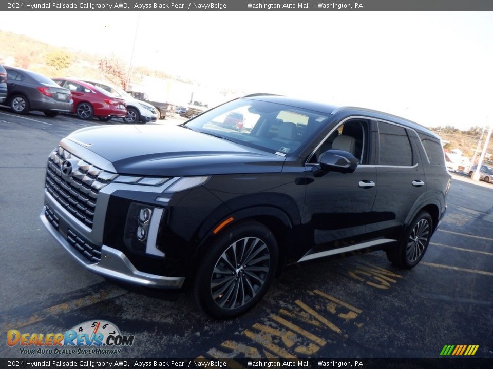 2024 Hyundai Palisade Calligraphy AWD Abyss Black Pearl / Navy/Beige Photo #4