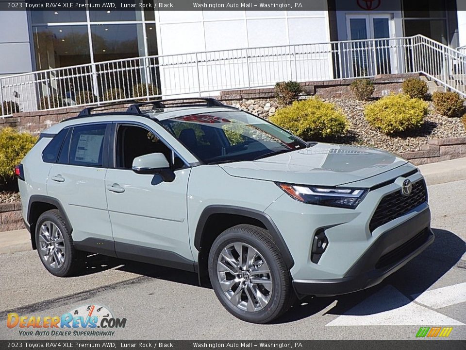 Front 3/4 View of 2023 Toyota RAV4 XLE Premium AWD Photo #1