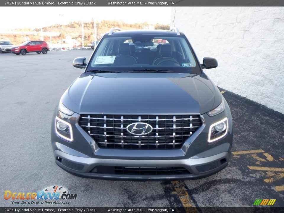 2024 Hyundai Venue Limited Ecotronic Gray / Black Photo #3