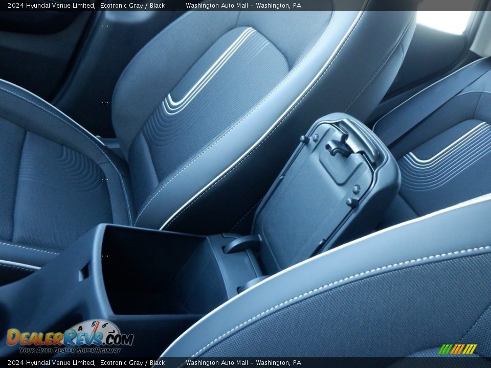 2024 Hyundai Venue Limited Ecotronic Gray / Black Photo #25