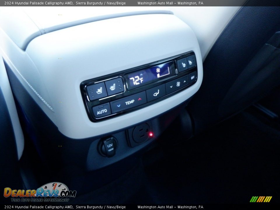 Controls of 2024 Hyundai Palisade Calligraphy AWD Photo #29