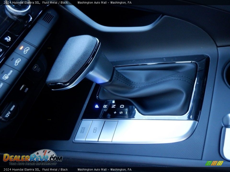 2024 Hyundai Elantra SEL Shifter Photo #12